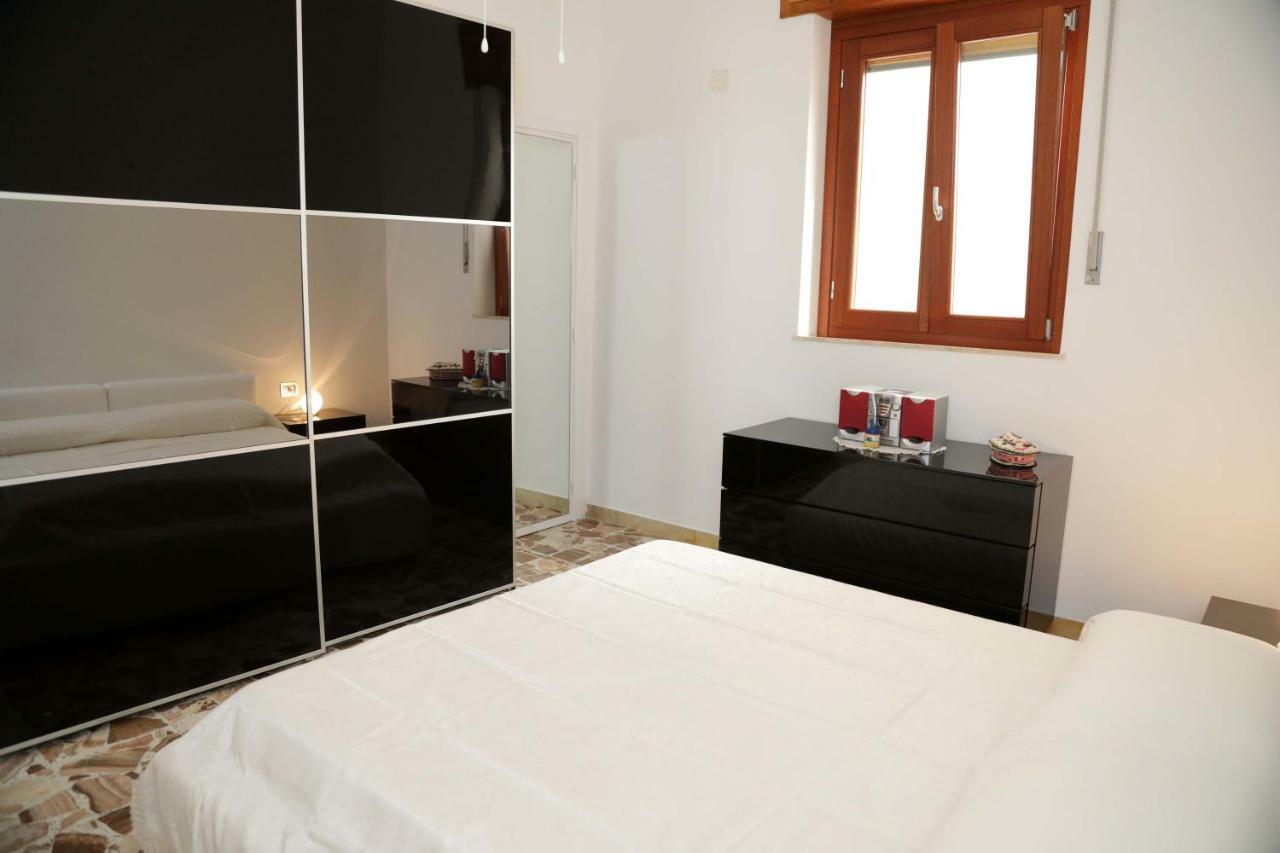 Luxury Apt Calasetta Exterior foto