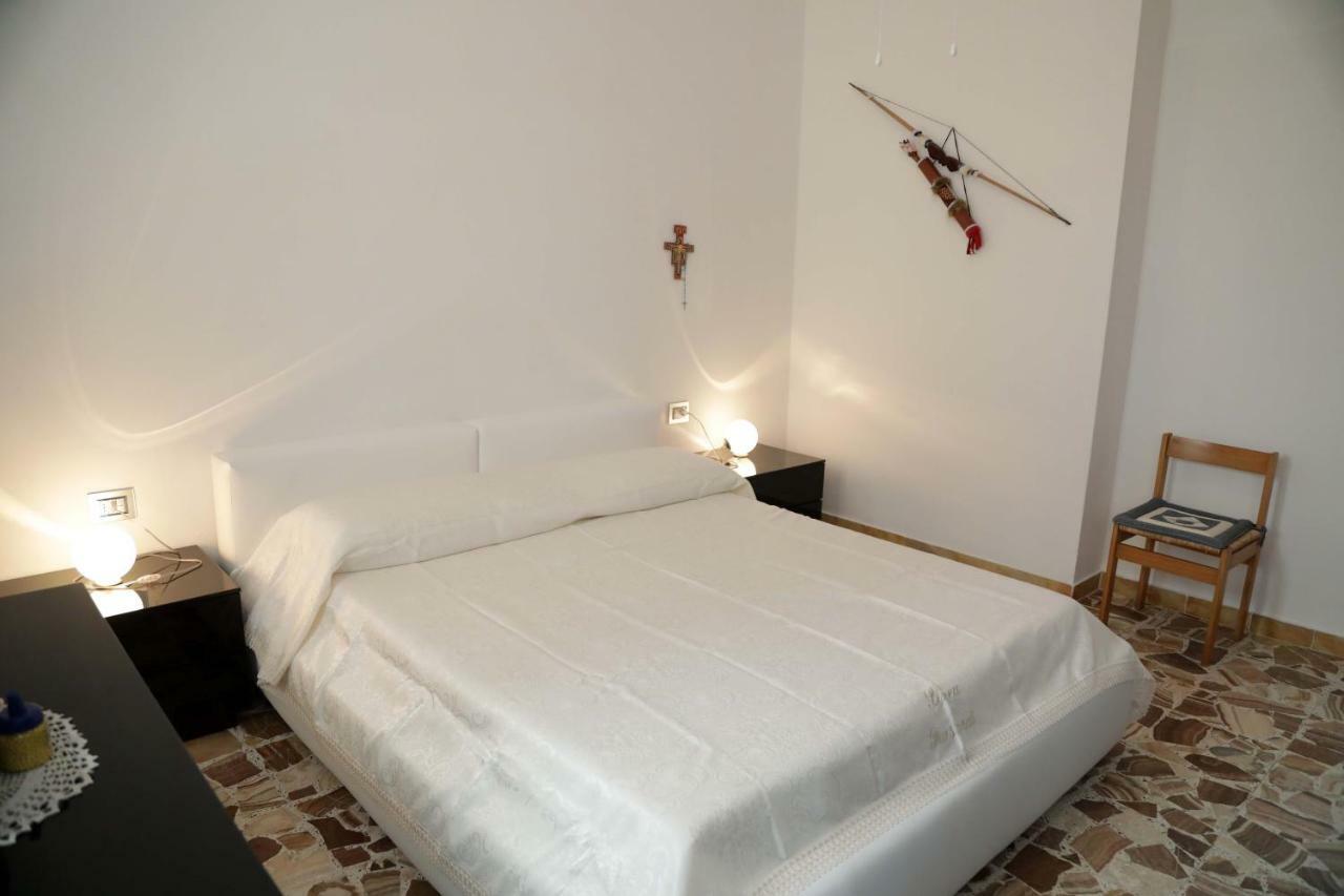 Luxury Apt Calasetta Exterior foto