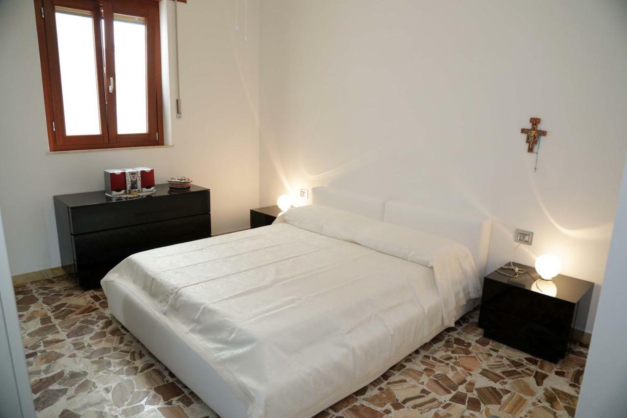 Luxury Apt Calasetta Exterior foto